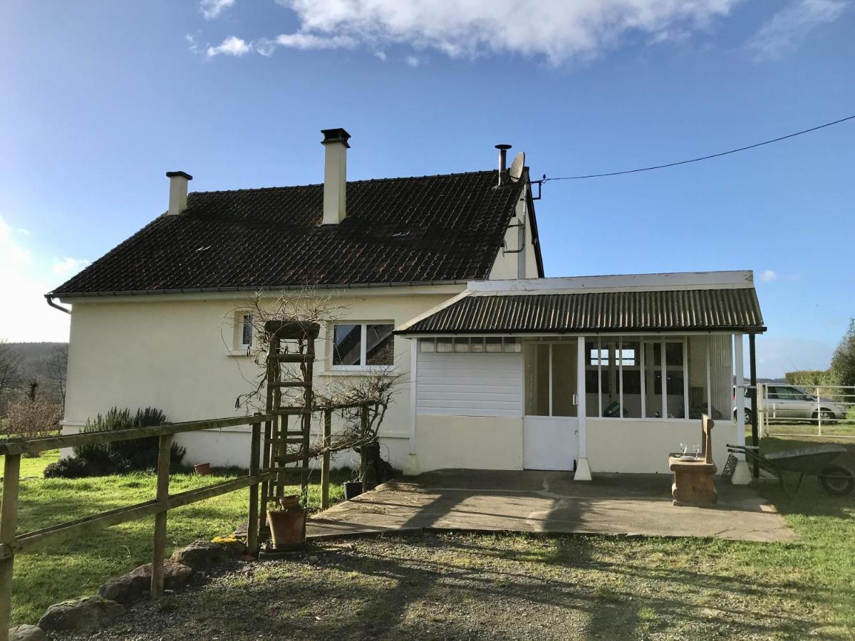 Gite Cottage Chaleureux En Pleine Campagne Vue Sur Les Monts Et Forets Et Le Chateau De Carrouges Zewnętrze zdjęcie